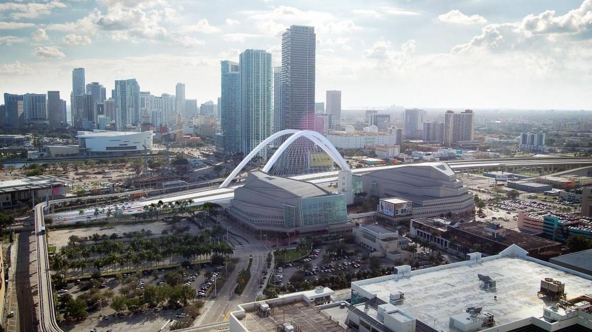 An artist’s rendering of one possibility for a “signature bridge” on I-395 as the highway connects downtown Miami with the MacArthur Causeway. There’s a fight brewing over how to pick the actual design. Proposals have been kept a secret by the state.