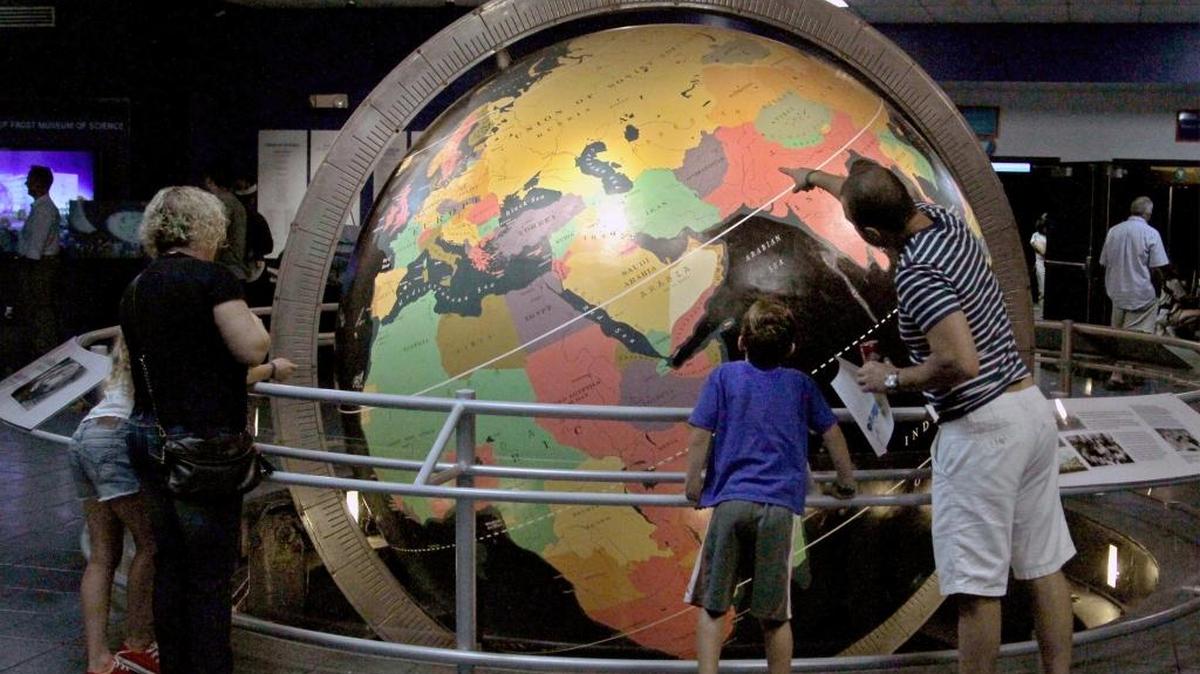 El gran globo terráqueo de Pan Am fue un elemento fijo en el antiguo Museo de Ciencias de Miami desde 1960 hasta 2015. El globo se trasladó a un almacén tras la apertura del Phillip and Patricia Frost Museum of Science en Biscayne Boulevard. Los nuevos propietarios volverán a exponerlo en algún lugar del downtown de Miami en 2022, en una ubicación aún no anunciada.