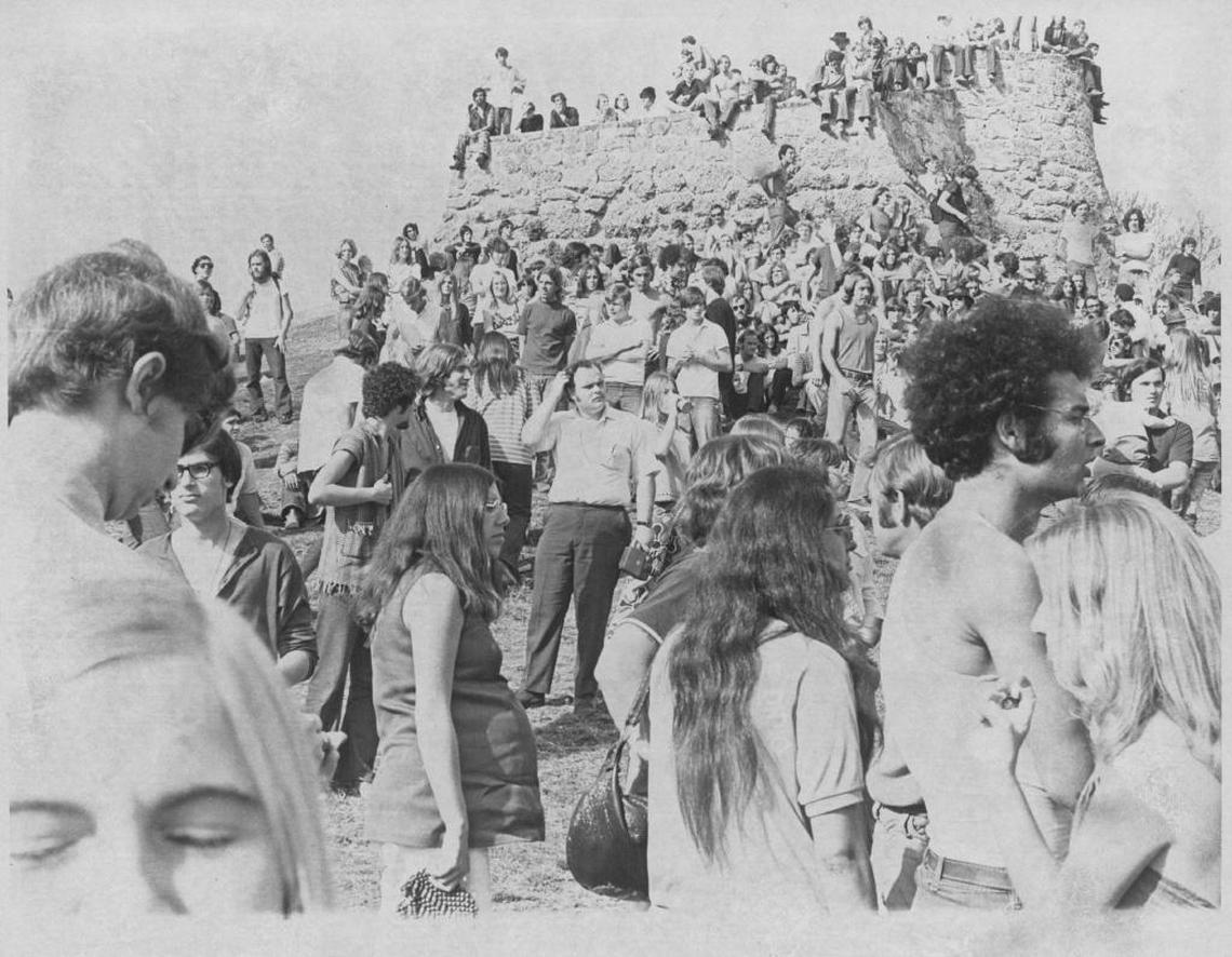 Large crowds of young people gathering at Greynolds Park in North Miami Beach on February 8, 1970.