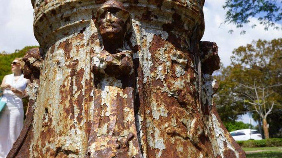 The Historical Preservation Association of Coral Gables is on a mission to save the last few of the original 1926 city streetlights, commissioned by Coral Gables Founder George Merrick. Of the original 500, only 41 remain standing. On the base of an original 1926 Coral Gables streetlight there are relief images representing “Art and Architecture,” “Horticultural Planting,” “Labor” and “Industry.”