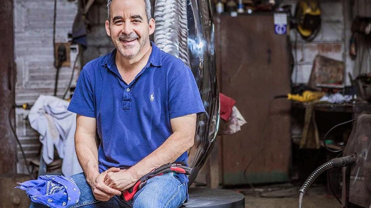 
Colombian-born sculptor Santiago Medina, who is also a neuroradiologist and pediatric radiologist, is based in Miami. He created ‘Flame of Excellence’ for Florida International University’s Herbert Wertheim College of Medicine.

