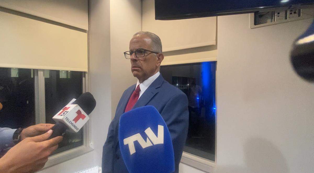 Doral City Manager Rey Valdes, a former Miami-Dade police officer, resigned during a special council meeting convened to discuss his salary and job performance, which included a proposed salary reduction. Valdes alleged that the proposed reduction was not related to his job performance but rather an act of “retaliation for refusing to be the puppet of certain council members.”