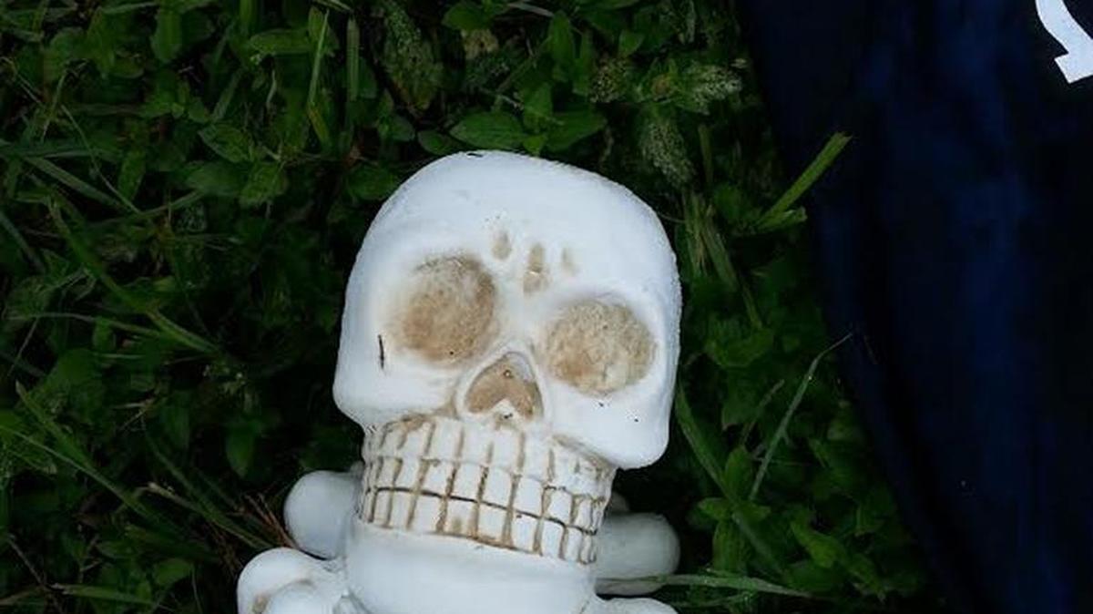 
 A ceramic skull was found on top of the mosque’s main entrance sign.
