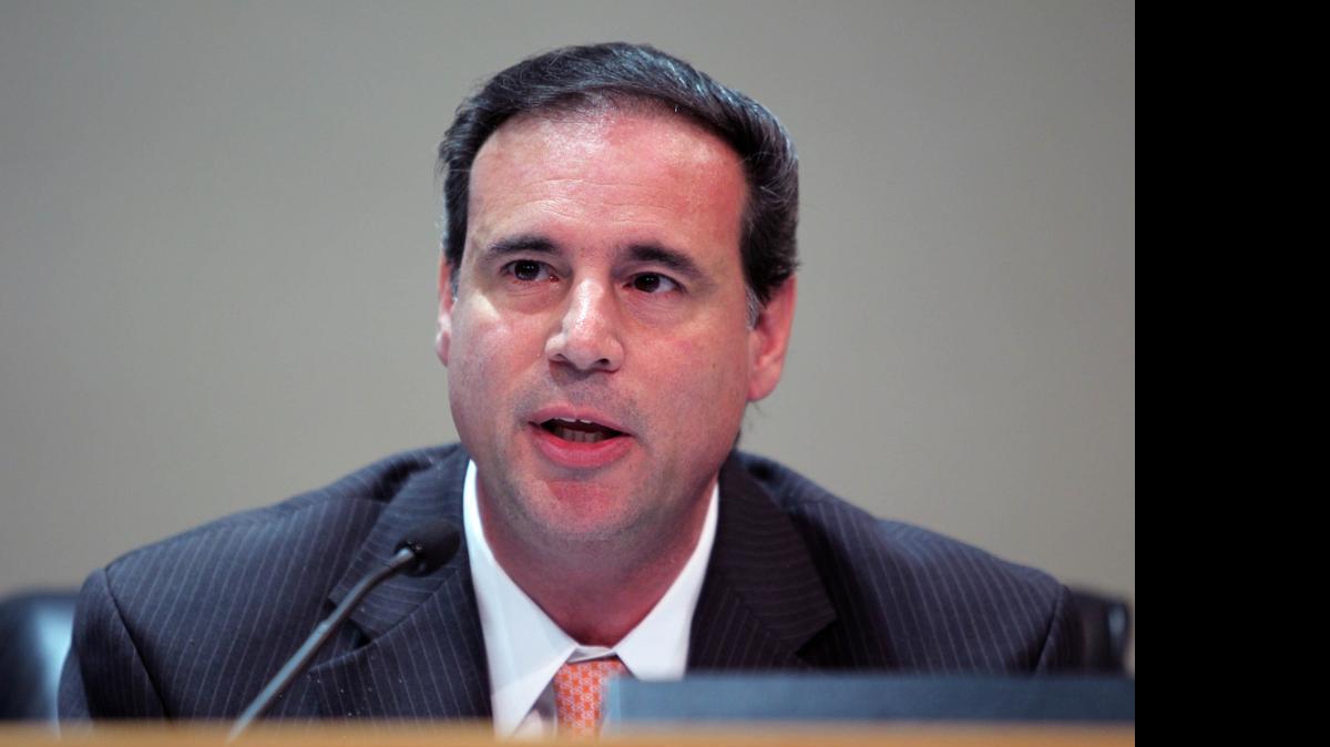 
Miami City Commissioner Frank Carollo during a city commission meeting on Thursday, May 14, 2015. Commissioners voted to move the plan forward for the Miami International Boat Show to operate on the grounds of the Miami Marine Stadium, despite strong objections by environmentalists and the Village of Key Biscayne.
