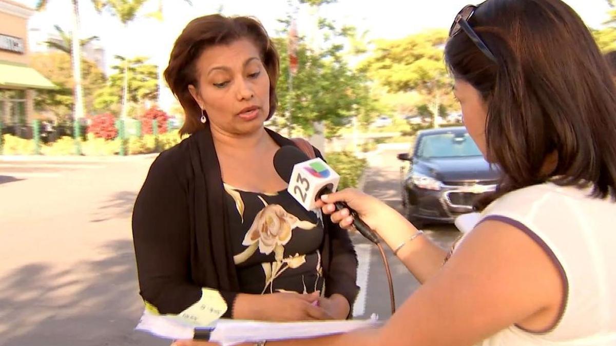 Mónica Hidalgo told a team of reporters for el Nuevo Herald and Univision 23 two weeks ago that she does not represent herself as a monitor assigned by the state.