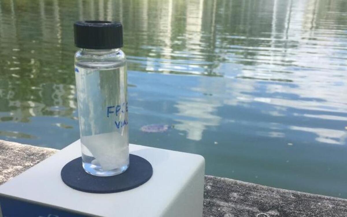 FPSE extracts chemical compounds from pond water on top of an electric stirrer.