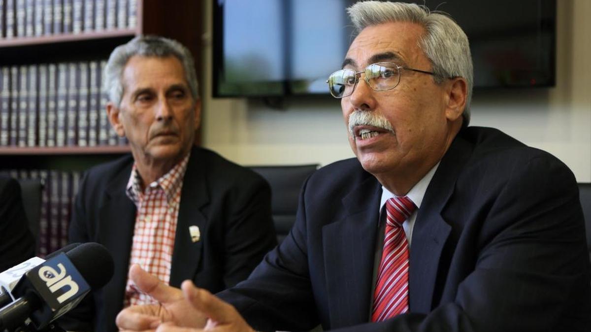 Former Hialeah Mayor Julio Martínez and his lawyer José “Pepe” Herrera discuss a lawsuit filed to prevent the current mayor from seeking reelection.