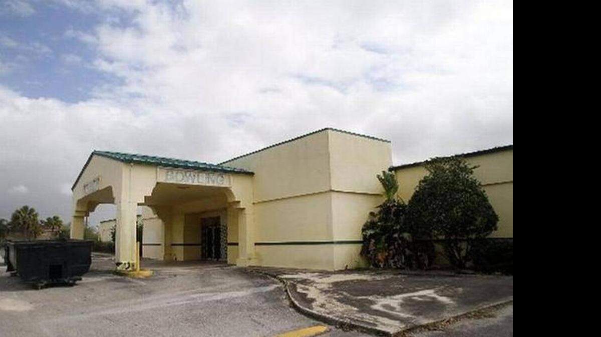 
The empty bowling alley property at 111 S. Homestead Blvd., was up for sale in Homestead.



