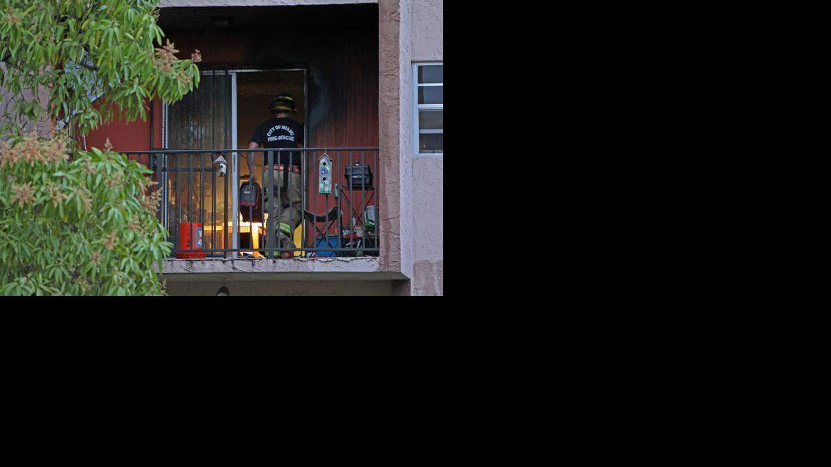 
Miami Fire Rescue put out an apartment fire in the 2200 block of Northwest Ninth Street on Wednesday, March 11, 2015.
