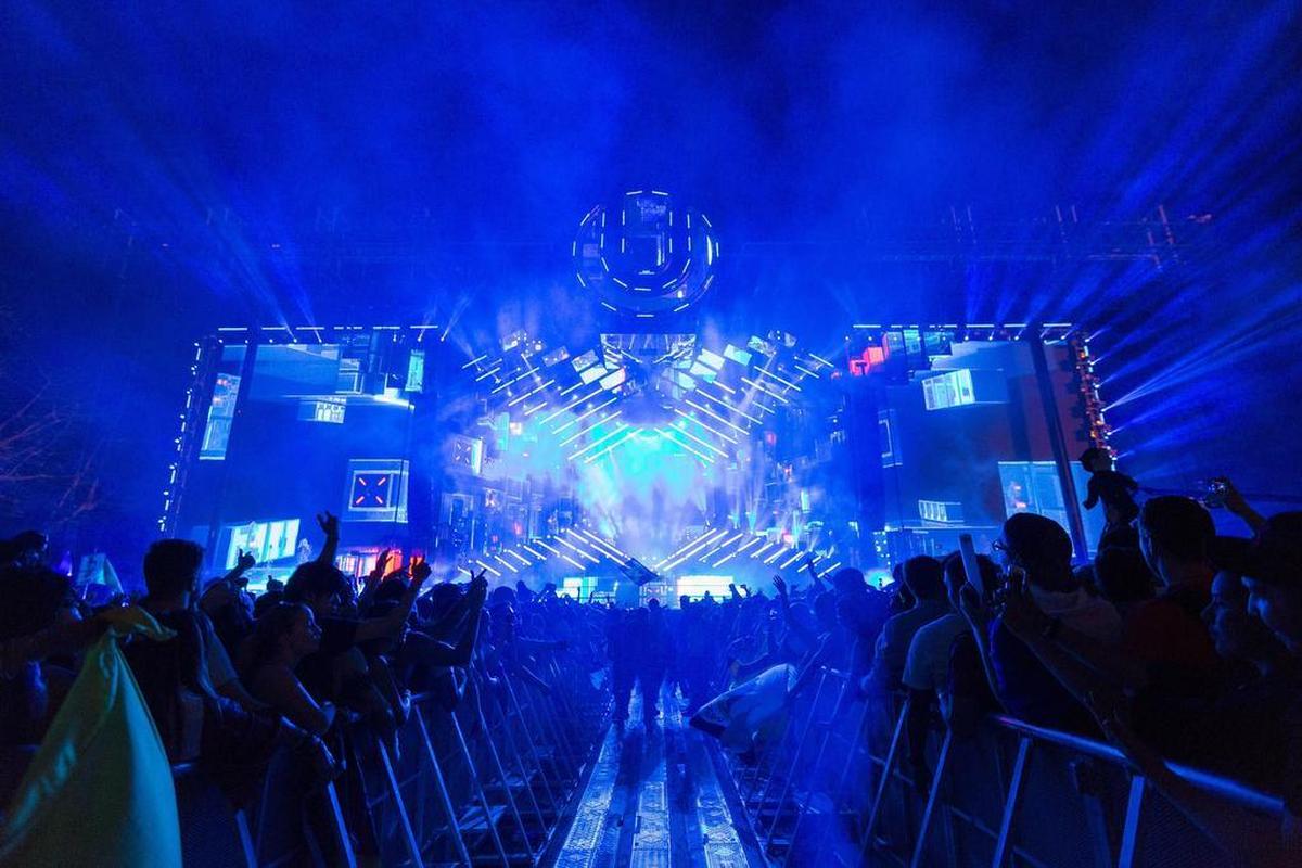 Festival goers dance and cheer as Hardwell performs at the main stage during the first day of Ultra Music Festival in Bayfront Park on Friday, March 23, 2018.