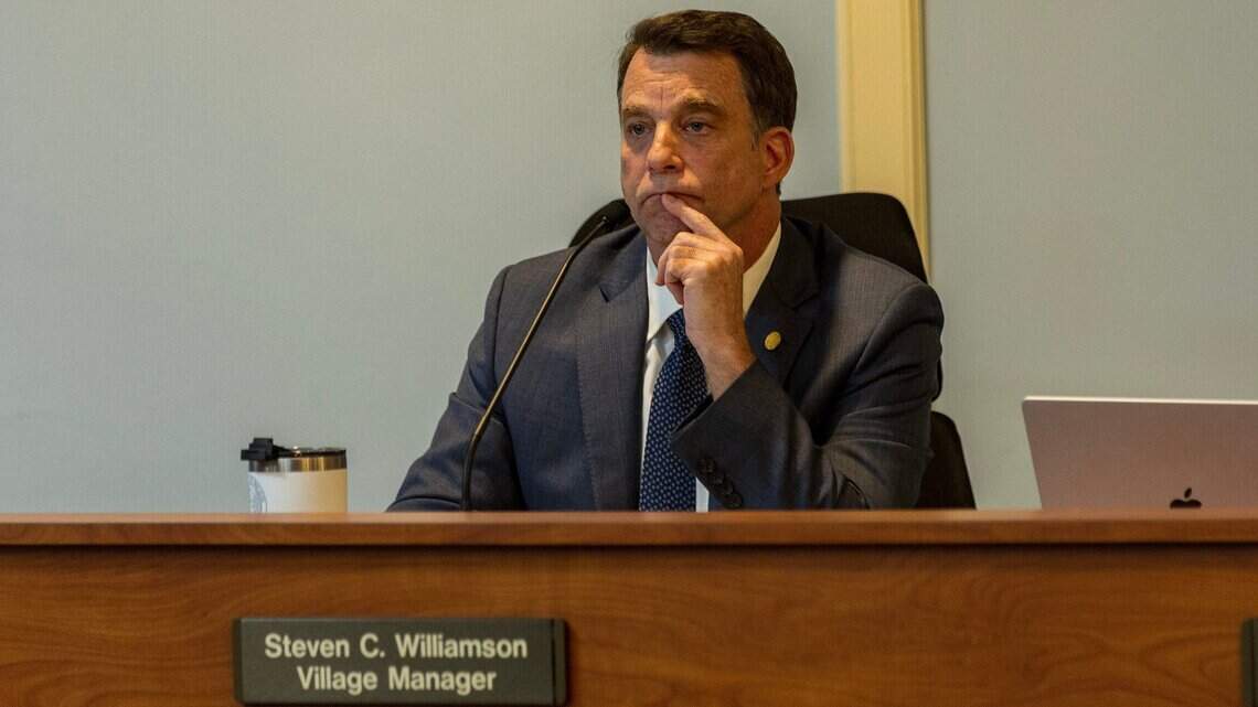 Key Biscayne gasta miles en relaciones públicas tras escándalo y ordena silencio a empleados