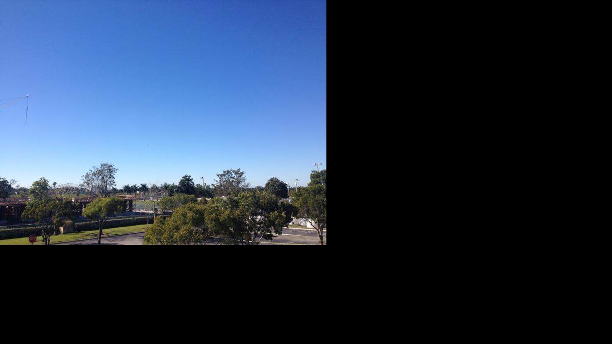 
Blue skies over Doral: Sunday’s sweater weather is here to stay throughout the workweek.
