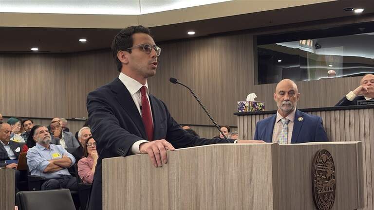 Denunciando los bonos de Israel, James Fishback es expulsado de la comisión de Miami-Dade