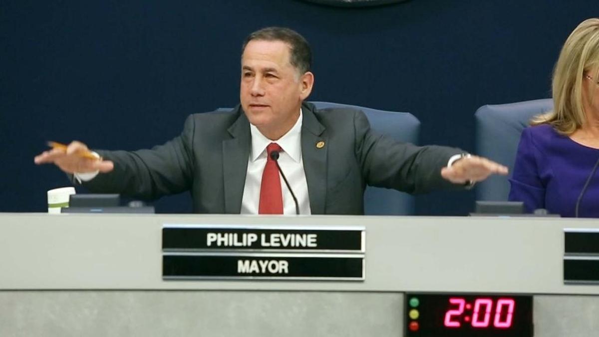 Miami Beach Mayor Philip Levine at a city meeting on April 13, 2016.