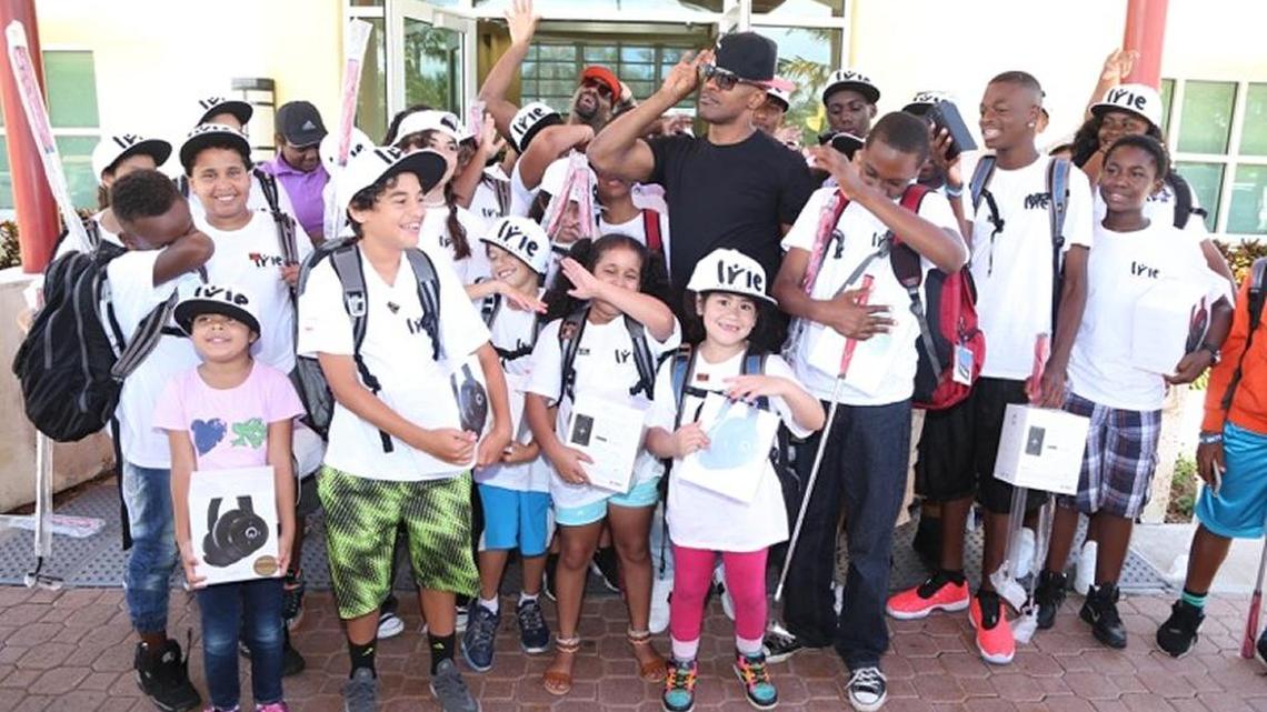 The kids from the Irie Foundation played golf and spent time with Jamie Foxx and DJ Irie during the #InspIRIE Kids Golf Clinic.