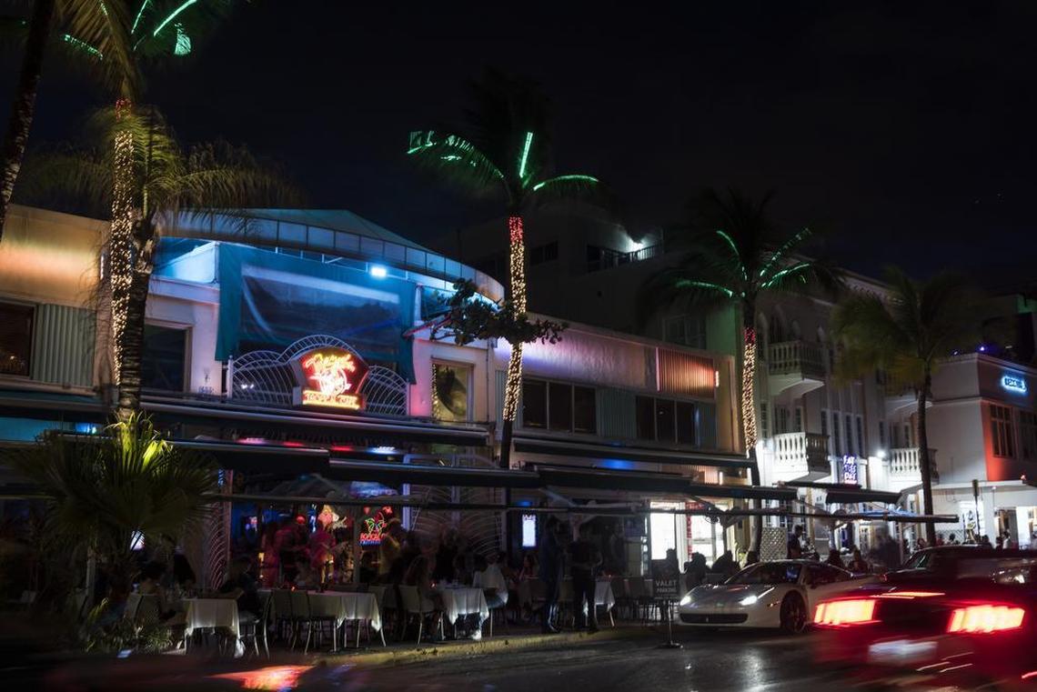 Mango's Tropical Cafe