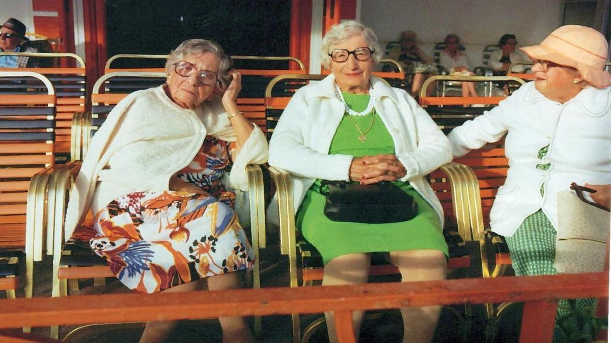 A 1977 photo of porch sitters at a Miami Beach hotel taken by Andy Sweet.