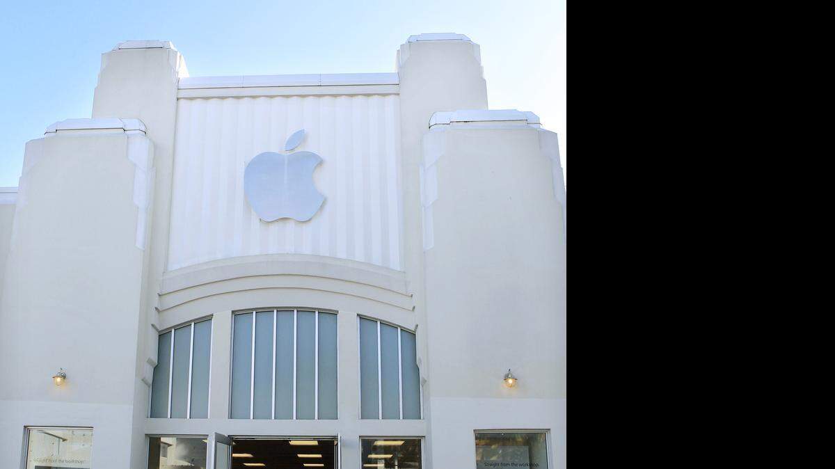 The current Apple store at 738 Lincoln Road Mall in Miami Beach. It will close on Friday, April 24, 2015. A new store, three times the size, will open on Saturday at 1021 Lincoln Rd., Miami Beach.