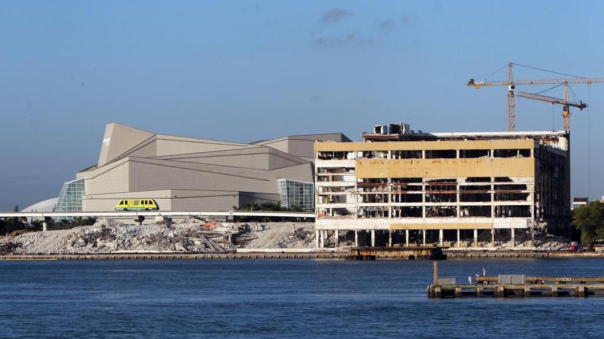 Miami Beach officials have filed a legal brief opposing Malaysian casino operator Genting Group’s plan to build a gambling resort in downtown Miami, where the old headquarters of the Miami Herald used to stand. This January 2015 photo shows the old building being demolished.