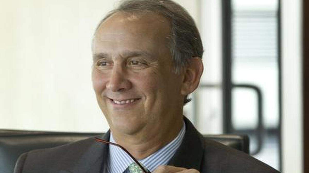 
Steven Sonenreich, president and chief executive officer of Mount Sinai Medical Center in Miami Beach, spoke to the executive board of the Miami Beach Chamber on March 3 about Baptist Health opening an urgent care center in the Beach. After he spoke, the executive board rejected Baptist’s application as a chamber member. The full chamber’s board reversed that and accepted Baptist into the chamber on Thursday, March 12, 2015.



