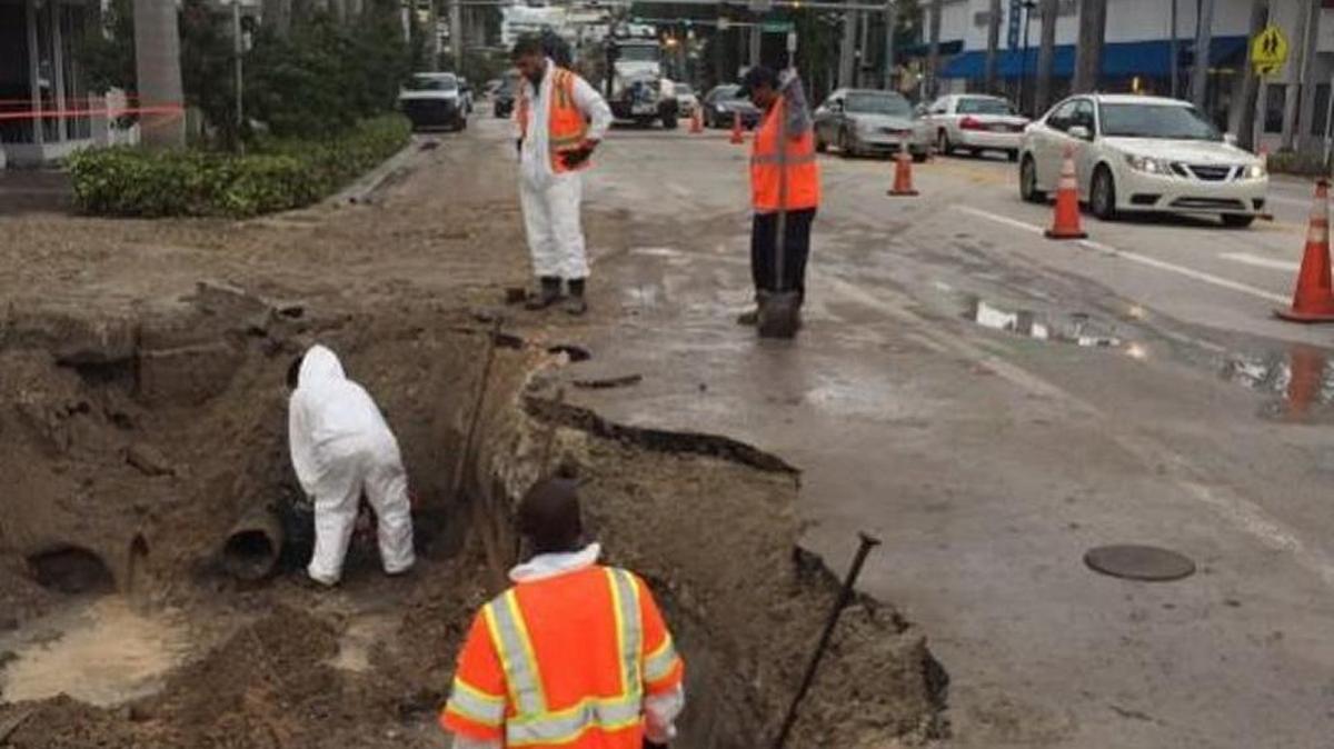 In October 2016, a broken water main in Miami Beach filled 41st Street with water, affecting traffic.