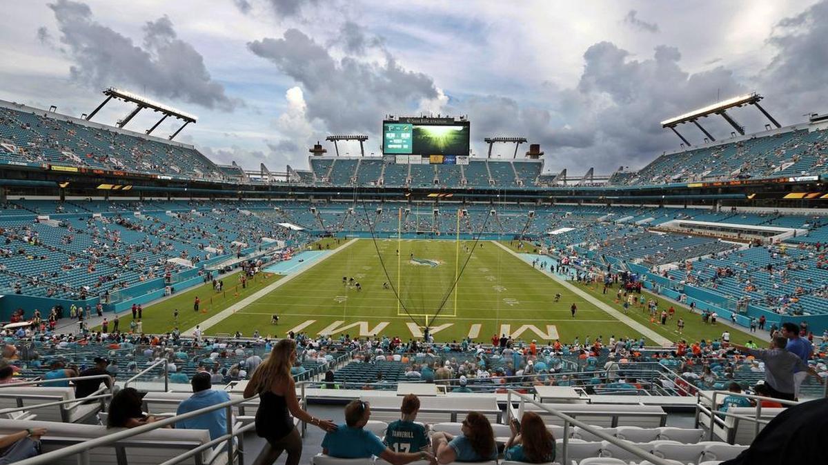 Miami Gardens wants more control of development around Dolphin stadium.