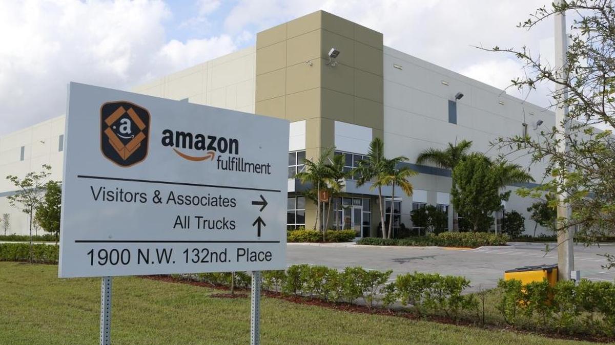 The streetside view of the warehouse Amazon leases in the Doral area.