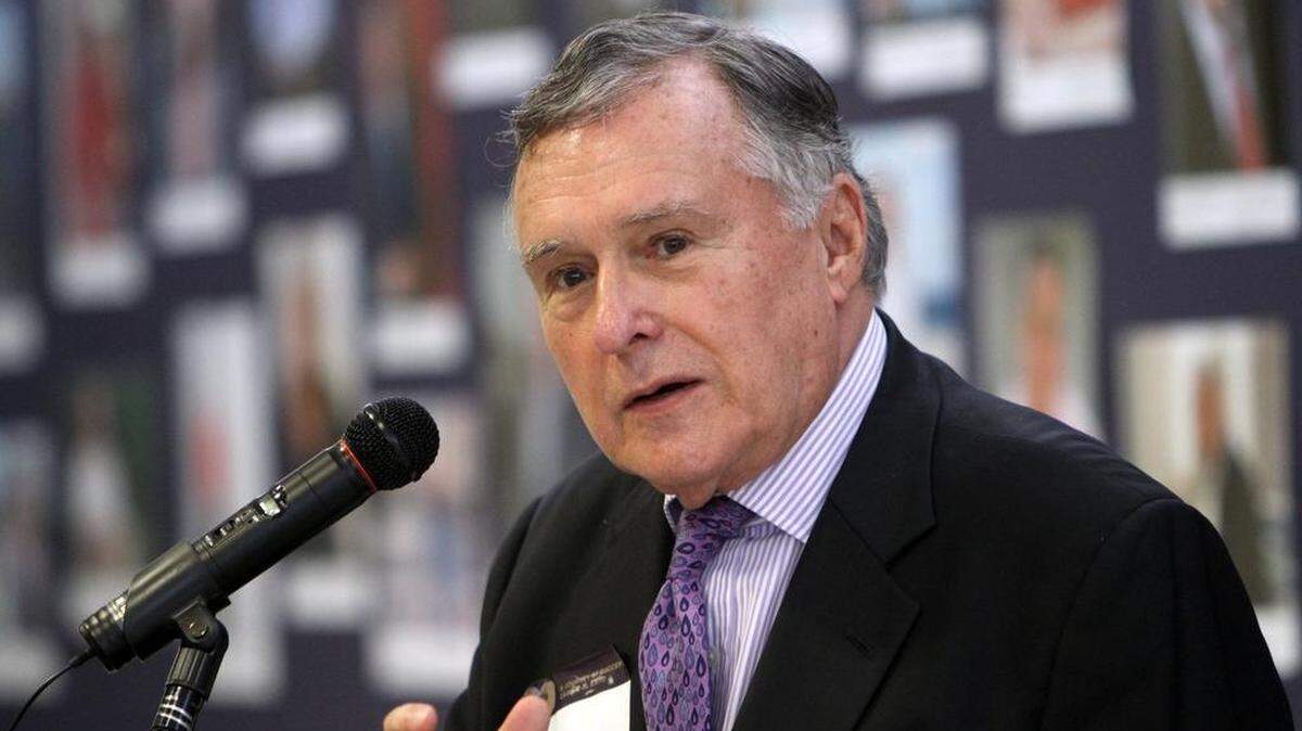 Former Miami Mayor Maurice Ferre
