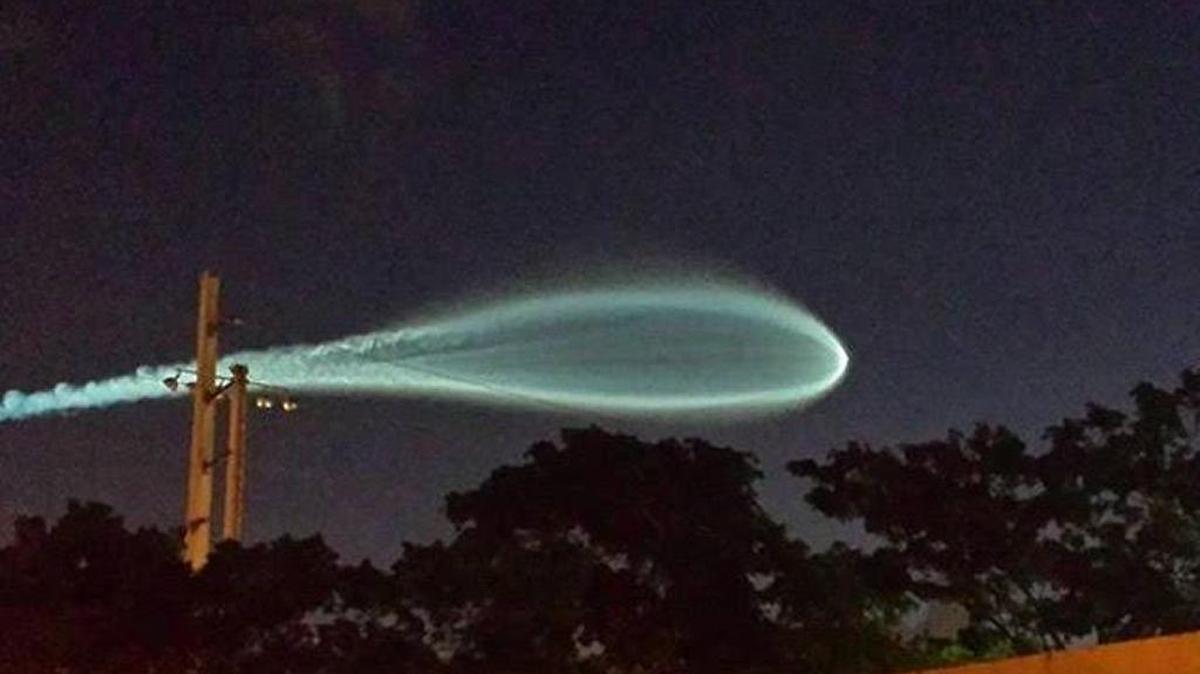 
Lots of people looked up and wondered what it was. UFO? No. The lights early Wednesday were from an Atlas V rocket launched at Cape Canaveral.
