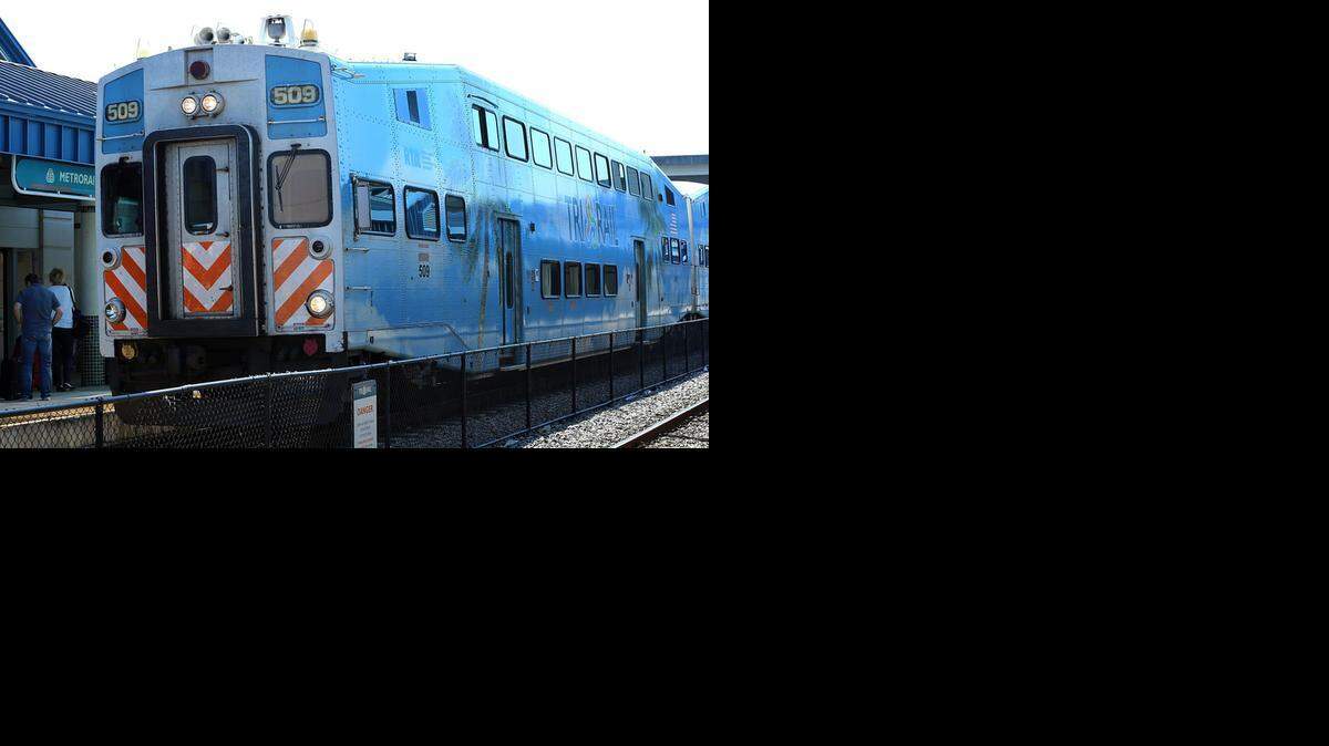 
Tri-Rail heading north arrives at the Tri-Rail/Metrorail transfer station in Hialeah.
