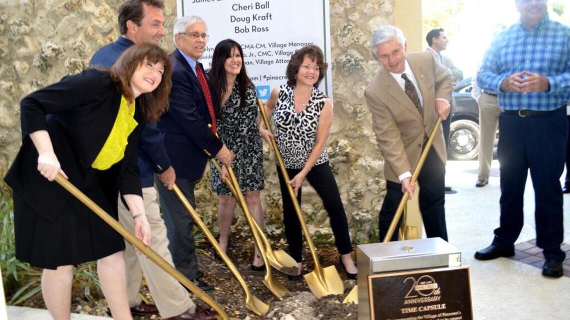 Pinecrest celebrates 20th anniversary with time capsule ceremony