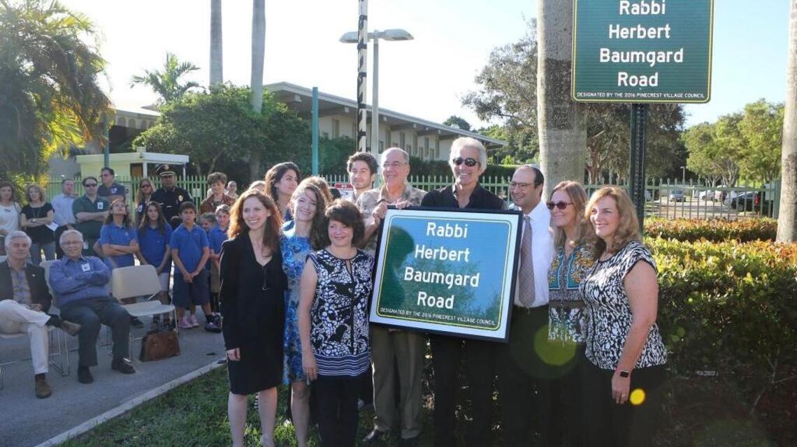 Part of Kendall Drive dedicated to temple’s founding rabbi