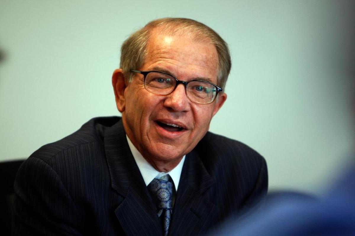 Mike Eidson, a Coral Gables lawyer, wants Miami-Dade to sue drug makers to recoup expenses tied to the county’s experience in a nationwide opioid-addiction crisis.