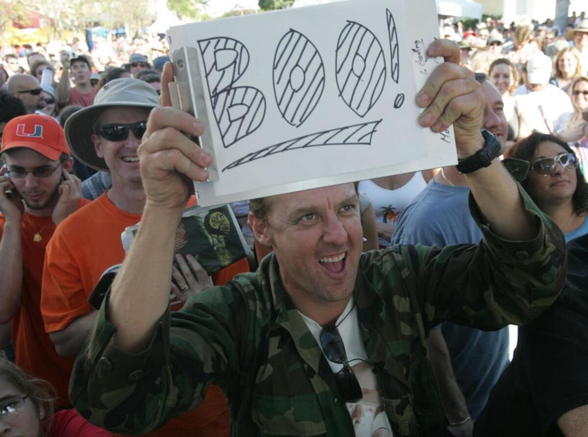 Michael Mac Eachem, of Hollywood, let his feelings be known as Dave Barry announces the answers to the 2006 Herald Hunt.