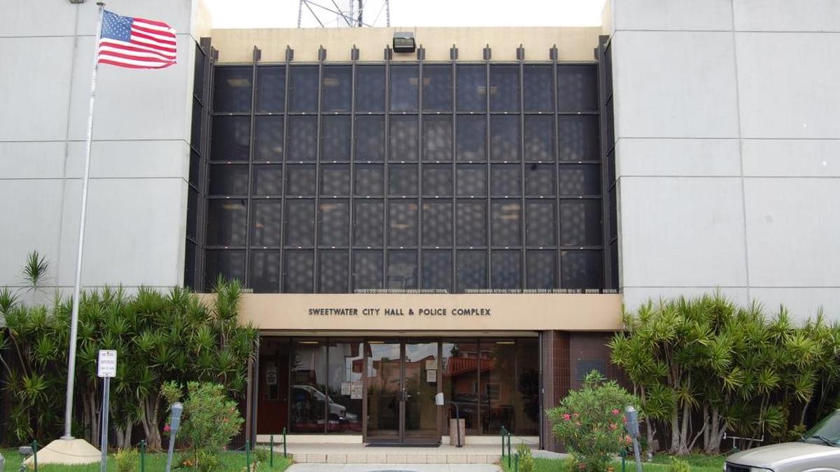 The exterior of Sweetwater City Hall.