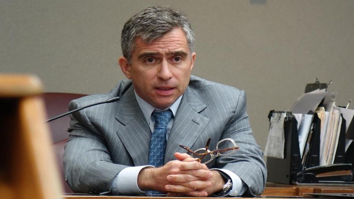 Miami attorney Michael Tein testifying earlier this year that the Miccosukee tribe’s bogus lawsuits ruined his law practice. An appeals court ruled Wednesday that he and partner Guy Lewis cannot sue the tribe because of sovereign immunity.