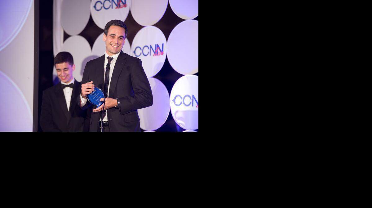 
Will Manso of WPLG-Channel 10 receives his award for best sports reporter during CCNN Live’s Media Excellence Awards.
