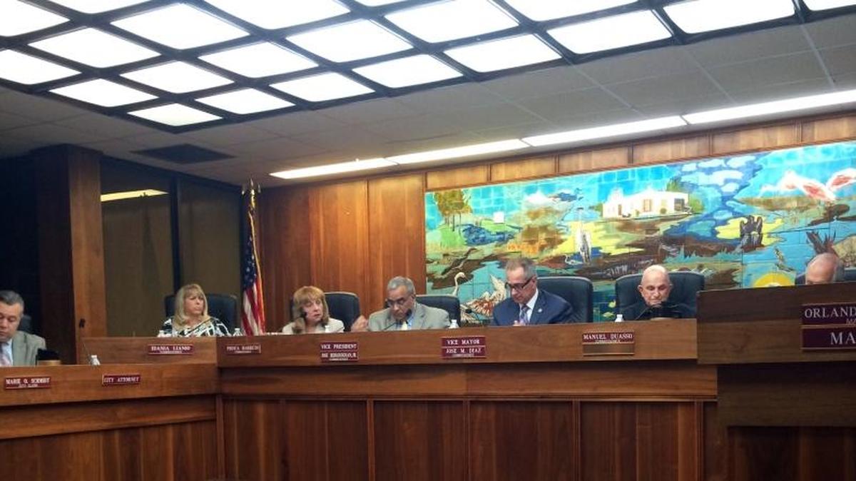 The Sweetwater City Commission rejected Mayor Orlando Lopez’ police chief nominee, Manny Saavedra, by a 7-0 vote, at its June 6 meeting. Saavedra was the third nominee that the comission has rejected.