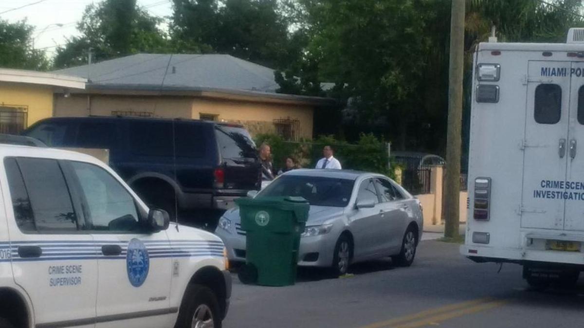 City of Miami Detectives investigating shooting in the 6900 block of NW 6th Avenue.