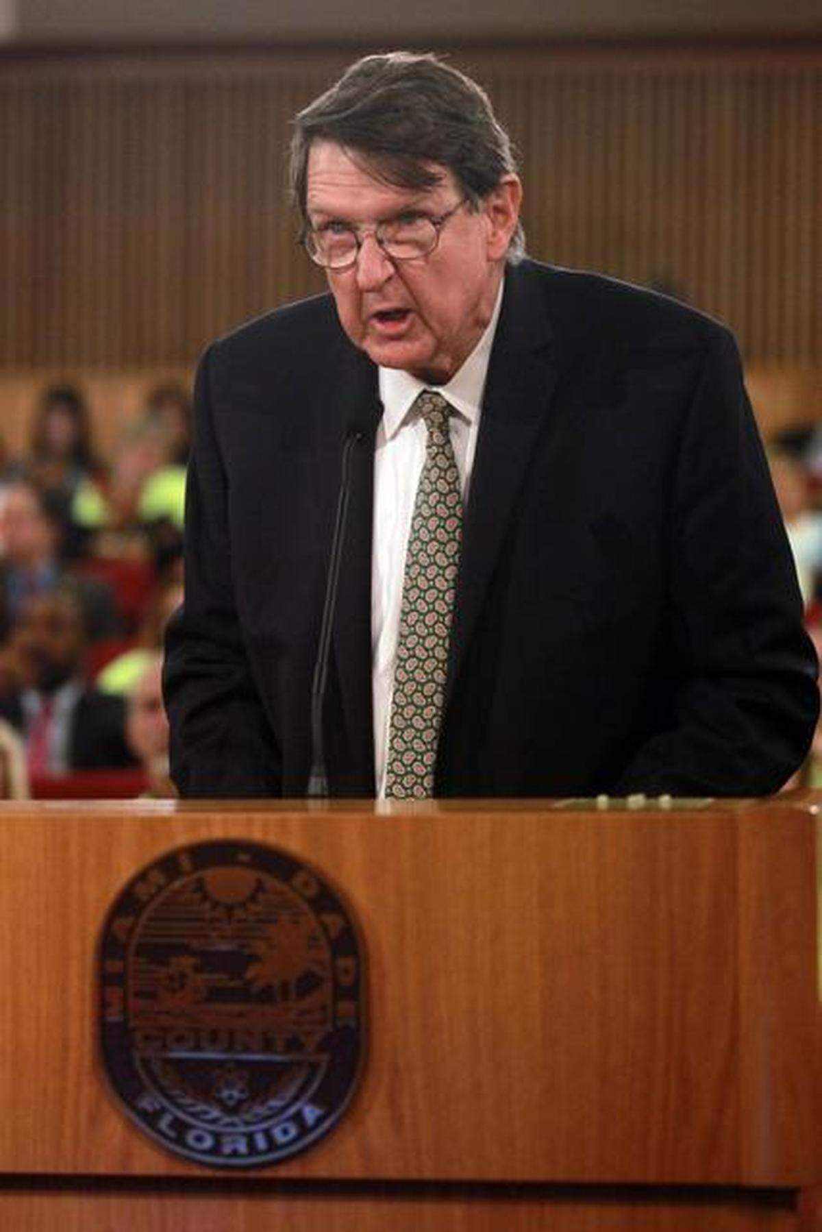 Bruce Matheson speaks to the Miami-Dade County commissioners against an expansion plan for the Crandon Park Tennis Center in 2013.