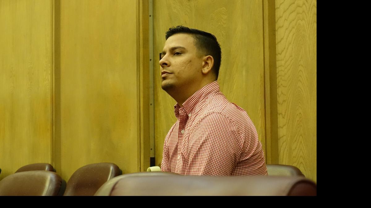 
Ibis Gomez, notorious for passing bad checks, in court Friday after he was ordered jailed for picking up a new criminal charge.
