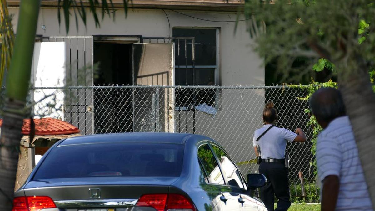
Miami-Dade Police investigate the rear unit of a duplex in Homestead following a fire where a woman was found dead.
