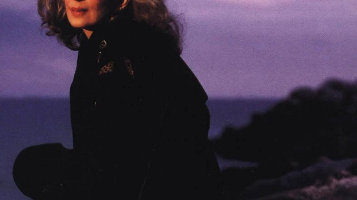 Edna Buchanan, a former Miami Herald crime reporter and best-selling author, in a publicity photo from her 2001 book “You Only Die Twice.”