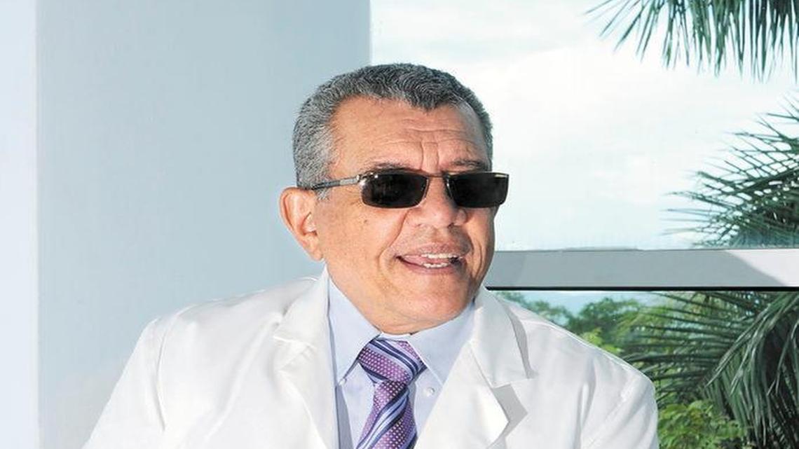 
Dr. Santiago Bernabe Montoya. 
