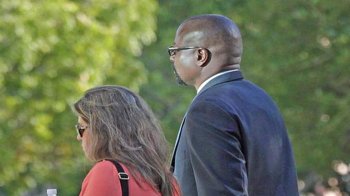 
ICE Special Agent Juan Felipe Martinez enters the Miami Federal Court on Wednesday, Nov. 12, 2014
