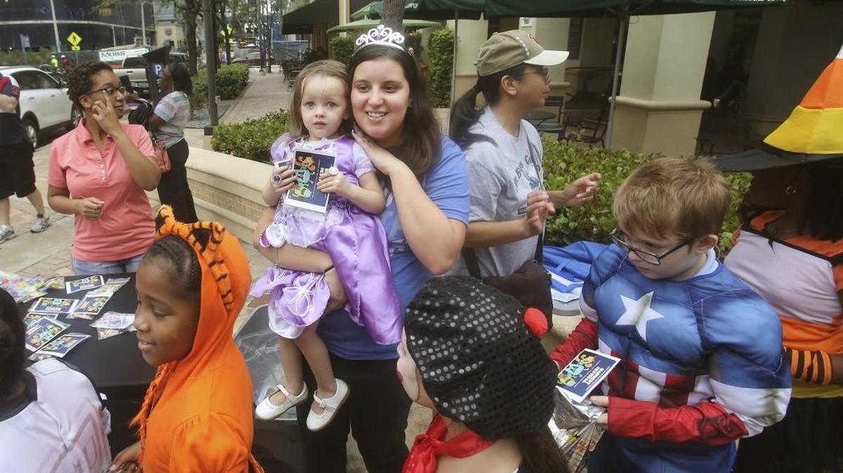 Smartphones now provide more than just the ability to call and check in on your child’s location. Parents can use their wireless devices — and their kids’— to have a safe and fun Halloween.