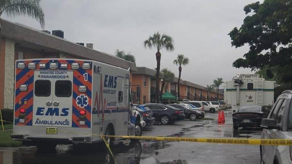 Investigators with the Manatee County Sheriff’s Office work to find out what lead to an 18-year-old woman and her infant son’s deaths Sunday morning at the Avalon Square Apartments on 14th Street West.