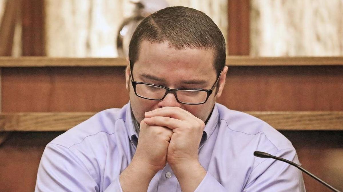 Convicted killer Michael Hernandez tries to control his emotions on the stand Thursday while being cross-examined.