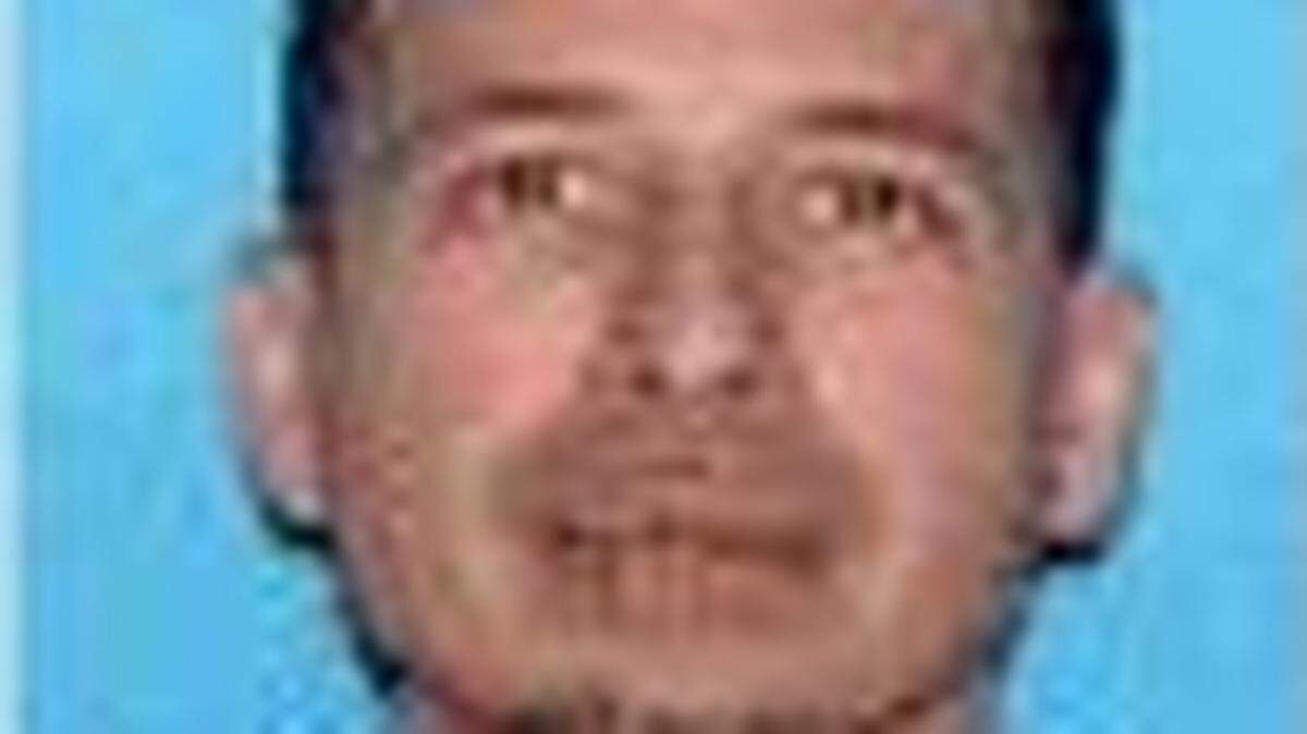 
WANTED: Miami-Dade investigators on Saturday were searching for a suspect— Jorge Eduardo Borda, 33 — wanted in connection with the stabbing of his 21-year-old girlfriend and with an unrelated hit-and-run crash.
