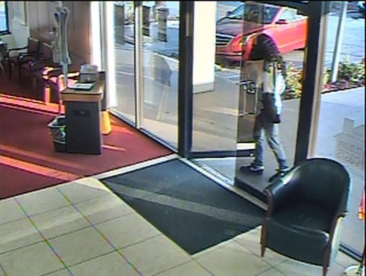 The FBI is looking for this man, who donned a wig and robbed the BB&T Bank on 1455 W. 49th St. in Hialeah on Thursday, Dec. 21, 2017.